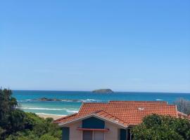 Casa Tropicana -Sapphire Beach Front Villa with Ocean Views，位于蓝宝石海滩的酒店