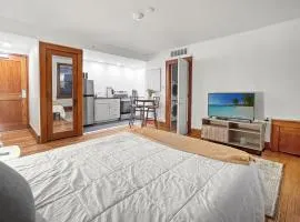 Walk to 3 Breweries! 1 Bed Apartment