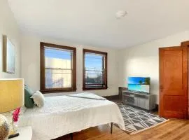 1 Bed Apt on Grand - Walk to 3 Breweries!