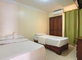 Quiet 1 Bedroom Apartment Premium Wi-Fi 2 beds 15 minutes from the airport