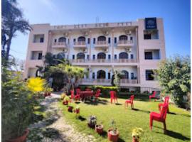 Hotel Fort View Madhya Pradesh，位于Tīkamgarh的酒店