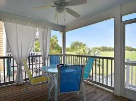 Coral Breeze by AvantStay Close to Beach w Balcony Shared Pool Month Long Stays Only