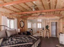 2404 - Oak Knoll Studio #5 cabin，位于大熊湖的酒店