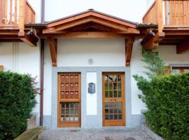 Appartamento Chalet nr 8 a Pinzolo，位于平佐洛的酒店