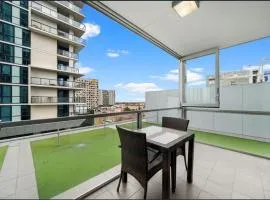 Hi 5 star Adelaide City Luxury Oasis