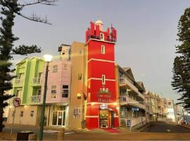 Point Village Hotel and Self Catering，位于莫塞尔湾的浪漫度假酒店