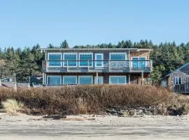 Blue Starfish by AvantStay Ocean Views Direct Cannon Beach Access