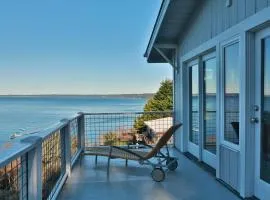 Marine View Bluff by AvantStay Waterfront Views