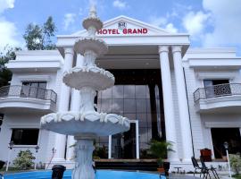 Hotel Grand，位于Khuldābād的酒店