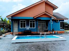 Rumah Singgah Homestay，位于Jertih的带停车场的酒店