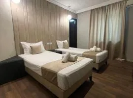 Cadé Hotel