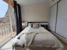 Ocean Apartment Tauro, Fast WI-FI, Pool, Terrace，位于塔乌里托的酒店