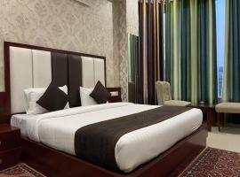 Hotel Mannat International at Paschim Vihar，位于新德里Pashim Vihar的酒店