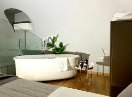 Jacuzzi Luxury Apartment in the Town Centre
