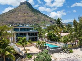 Beach and Mountain - Tamarin，位于塔马兰的酒店