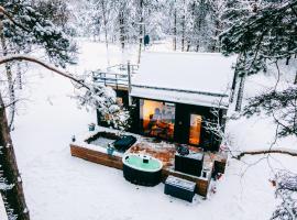 BRENDIS -'Virš Ąžuolų' - Forest SPA - FREE jacuzzi，位于Paplatelė的度假屋