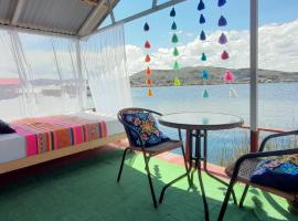 Uros Amaru Marka Lodge，位于Uros的酒店