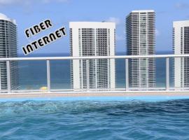 Iconic View - Family 2BR Suite - Hotel - Fiber Internet，位于哈兰代尔海滩的酒店