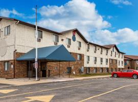 Econo Lodge Inn & Suites，位于Auburn的酒店