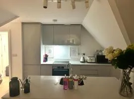 The Penthouse Double Bedroom for Rent Use of kitchen