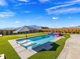 Salida Del Sol by Rather Be Properties，位于沙漠温泉的酒店