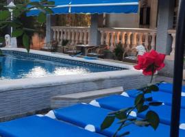 Villa Matias Pool and beach，位于帕尔马海滩的酒店