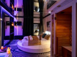 LoveRoom Le Côté Secret，位于瓦讷的酒店