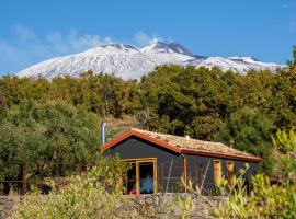 PODERE DELL'ETNA SEGRETA - Essential Nature Hotel，位于比亚恩卡维拉的度假村