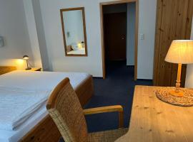 Hotel zur Altstadt，位于吕登沙伊德的酒店