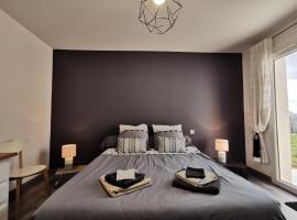 Chambre de Bajolle，位于Fourcès的酒店