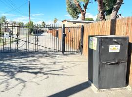 Tiny house in the heart of MOVAL private freeparking Netflix，位于莫雷诺谷的酒店