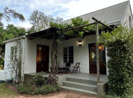 Twin Trees Cottage，位于里比克堡的酒店