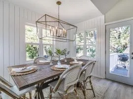 NEWLY Renovated Short Walk to Beach and Beach Club - Sleeps 12