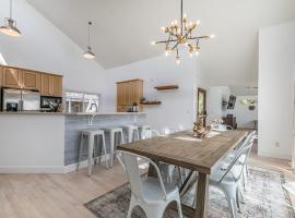 New! - Fripp Island home! Sleeps 10，位于弗里普岛的酒店
