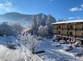 拉库尔酒店，位于埃格里尔的酒店