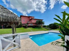 Relaxing family Beach House with Pool，位于里奥阿托的度假屋