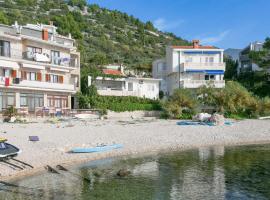 Apartments by the sea Drasnice, Makarska - 14129，位于德朗西斯的酒店