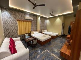 THE SKYLITE HOTEL & BANQUET，位于Ara的酒店