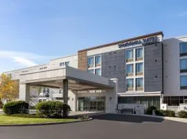 尤因镇南普林斯顿春季山丘套房酒店