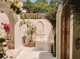 NEW! Stylish Suite in the heart of Canggu - NOOCA BALI