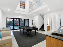 Amazing Backyard - MAX Entertain Beachside Retreat