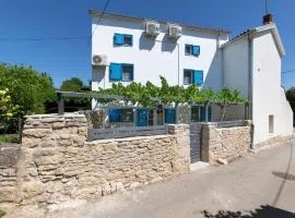 Holiday House Domen