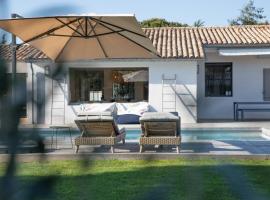 Villa Madame - Pool - Near Beach and Golf，位于莱斯波特斯的酒店