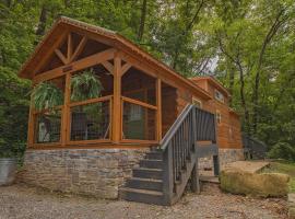 Papa Cabin Tiny Log Home Comfort In Rustic Bliss，位于查塔努加的乡村别墅