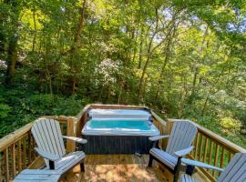 Nana Cabin Tiny Log Home Comfort In Rustic Bliss，位于查塔努加的乡村别墅
