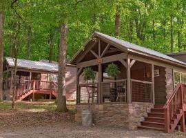 Lena Cabin Wooded Tiny Cabin - Hot Tub，位于查塔努加的别墅