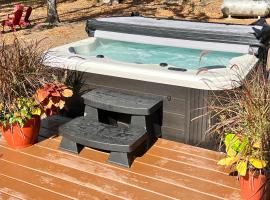 Lakefront-Private Dock-Lakeview-Sleeps 22 plus，位于Porum的酒店