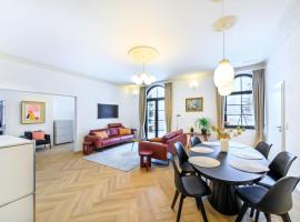 5 Sterne Ferienwohnung Schlossplatz - Sachsen Vogtland Erzgebirge 6 Personen 3 SZ Sauna Kamin，位于奥尔巴赫的酒店