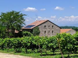 Seiterre Agriturismo Tenuta San Leone，位于明乔河畔的瓦雷奇奥的豪华帐篷营地