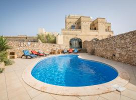 3 Bedroom Farmhouse with Private Pool & Views in Nadur Gozo，位于纳杜尔的酒店